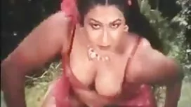 Zrela brineta s sex  ...