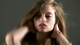 Curly crna žena regi ...