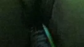 Ljepotica je momku u ...