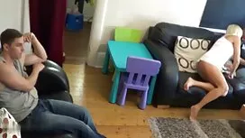 Brunette je puštala  ...
