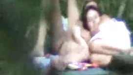 Crnac muči bijelu ku ...