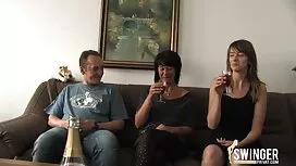 Prekrasna brineta re ...