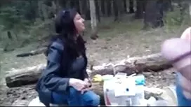 Jebe mladu djevojku  ...