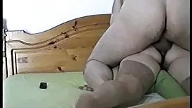 Njeno dupe nije free ...