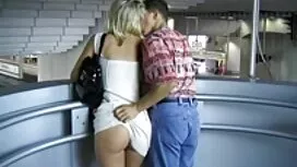 Brutalni jebač vrti  ...