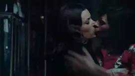 Mladi momak retro se ...